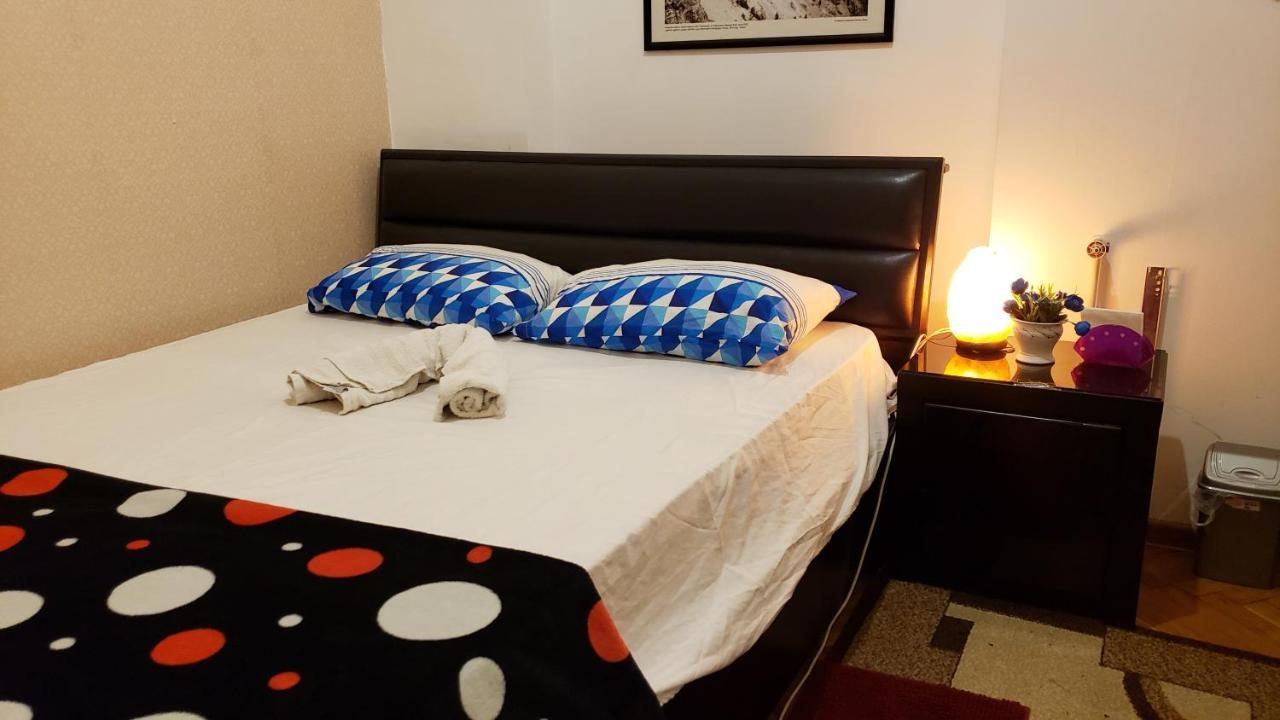 Taj Hostel ティビリシ エクステリア 写真