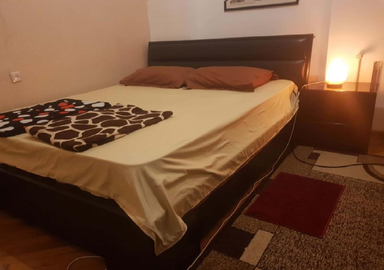 Taj Hostel ティビリシ エクステリア 写真